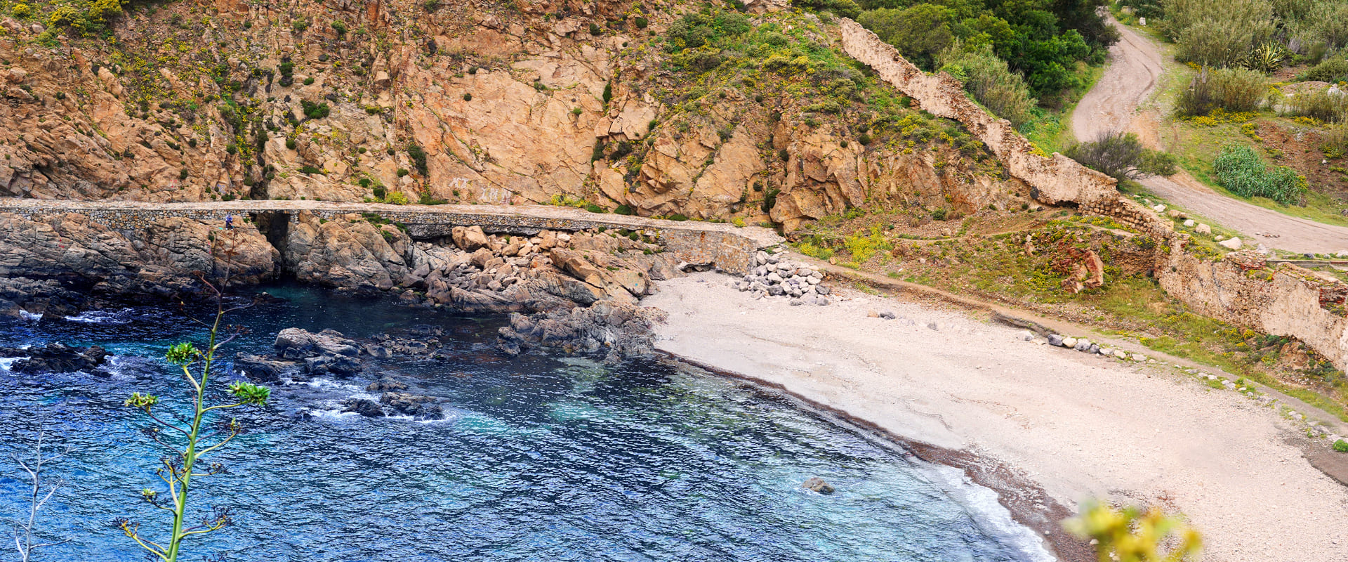 playa del desnarigado de ceuta - turismo ceuta